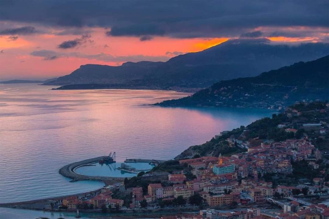 Tuffonelblu Lägenhet Ventimiglia Exteriör bild